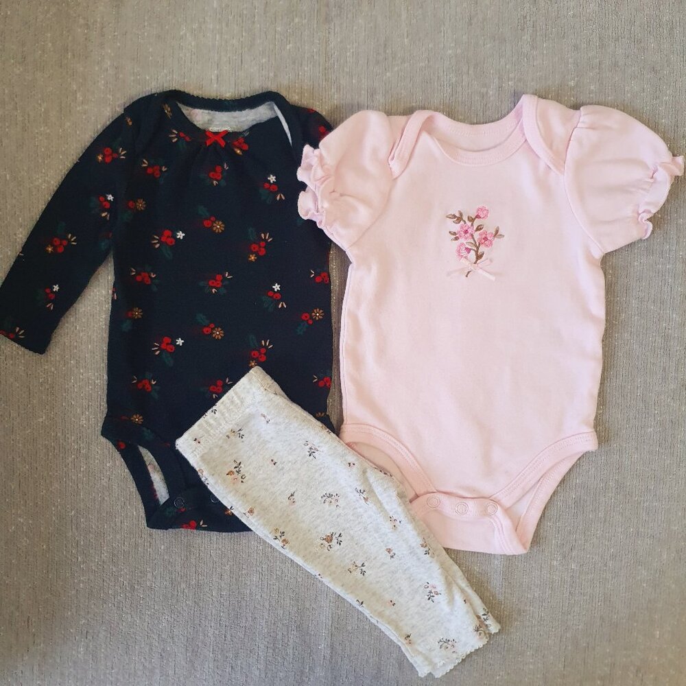 Baby Girl's Floral Bundle Size 3 Months Bodysuits Leggings